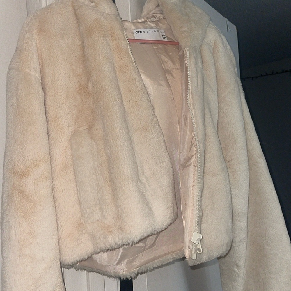 Crop coat with hood